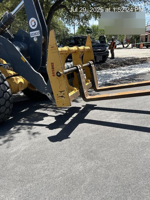 2020 JOHN DEERE 96" Loader Fork Carriage - John Deere