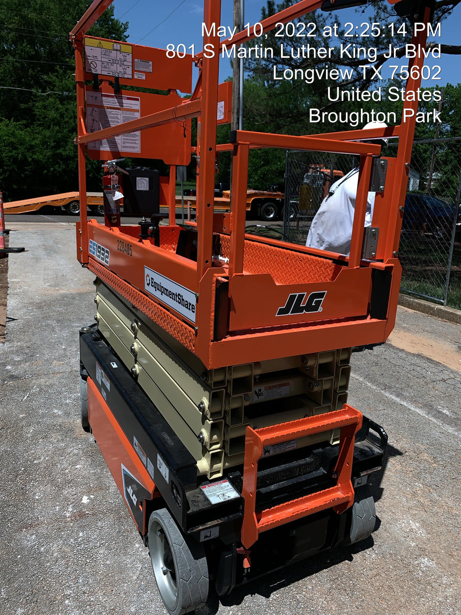 2022 JLG ES1932