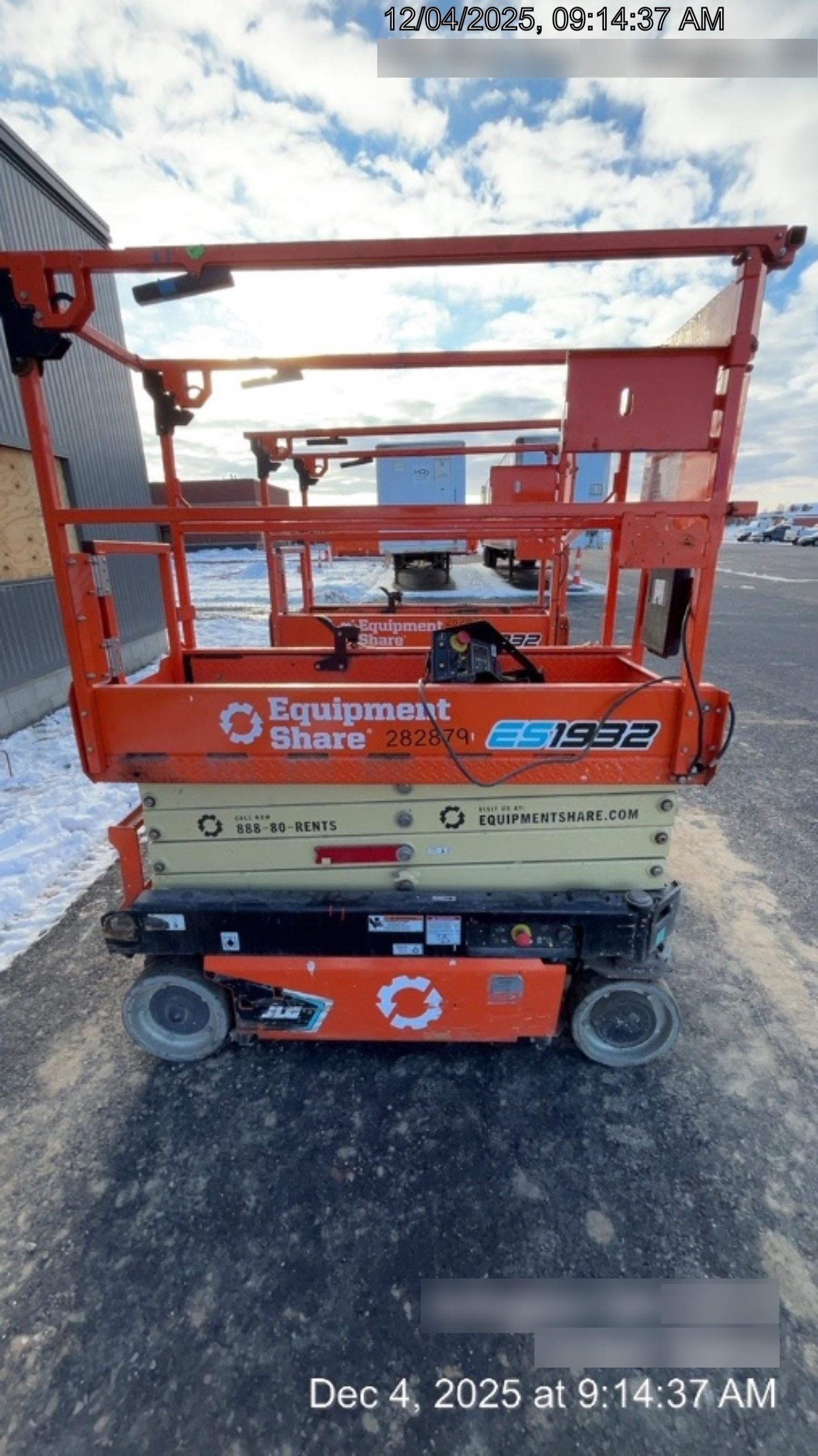 2022 JLG ES1932