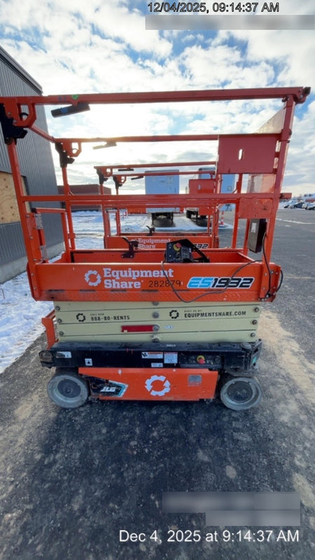 2022 JLG ES1932
