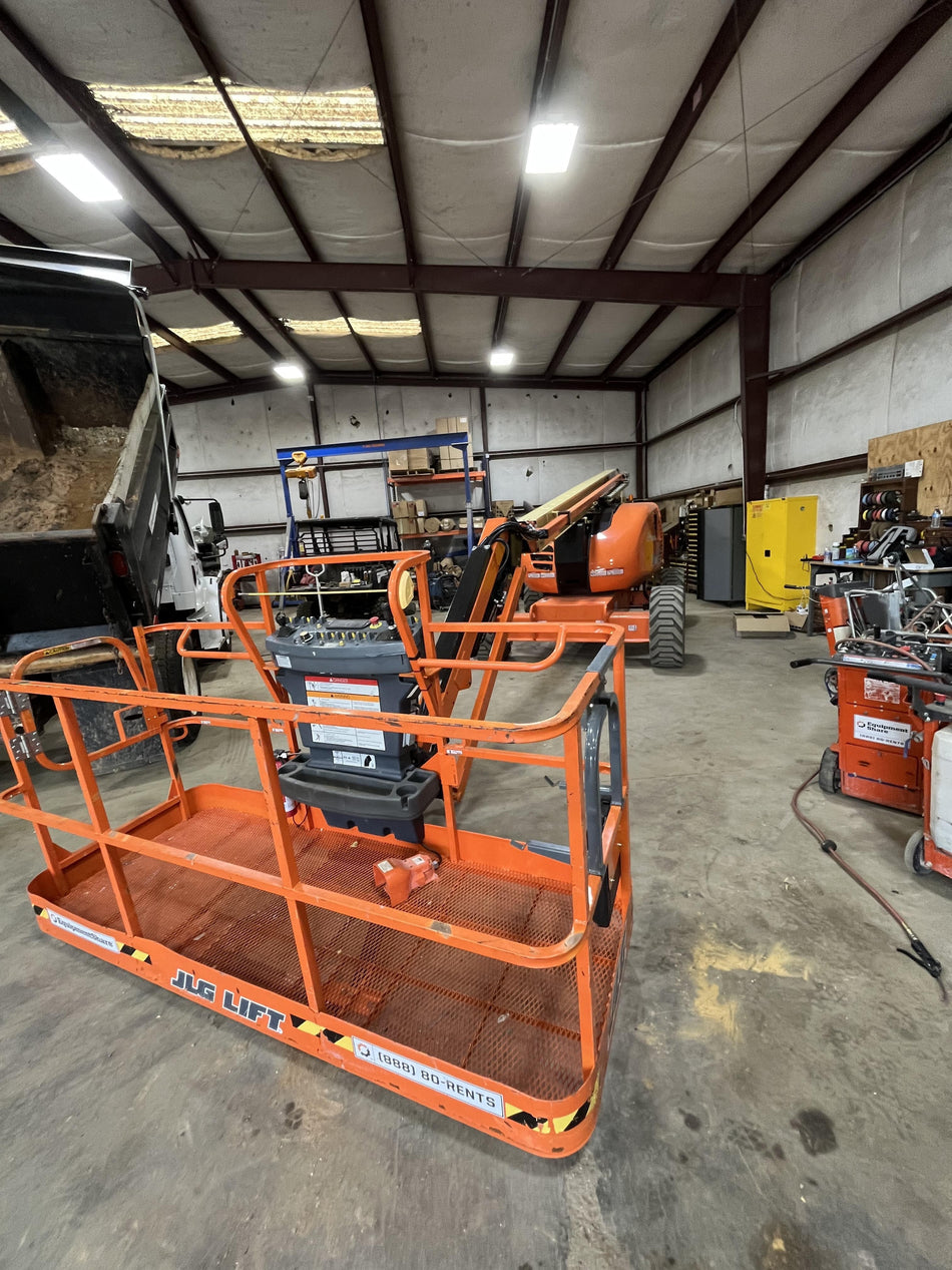 2021 JLG 600AJ