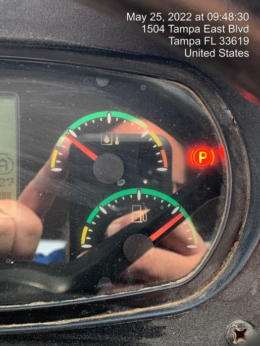 2016 Case 621F CLOSED CAB, JRB 416 STYLE HYD COUPLER