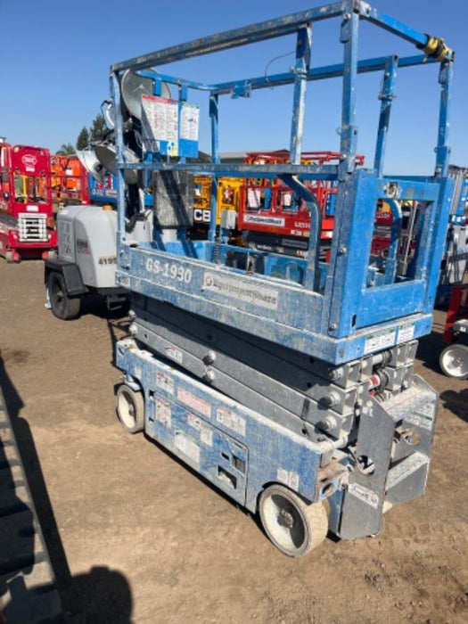 2020 Genie GS-1930 Solid Non Marking Tires, Beacon, Folding rails with half height swing gate, 800W Inverter