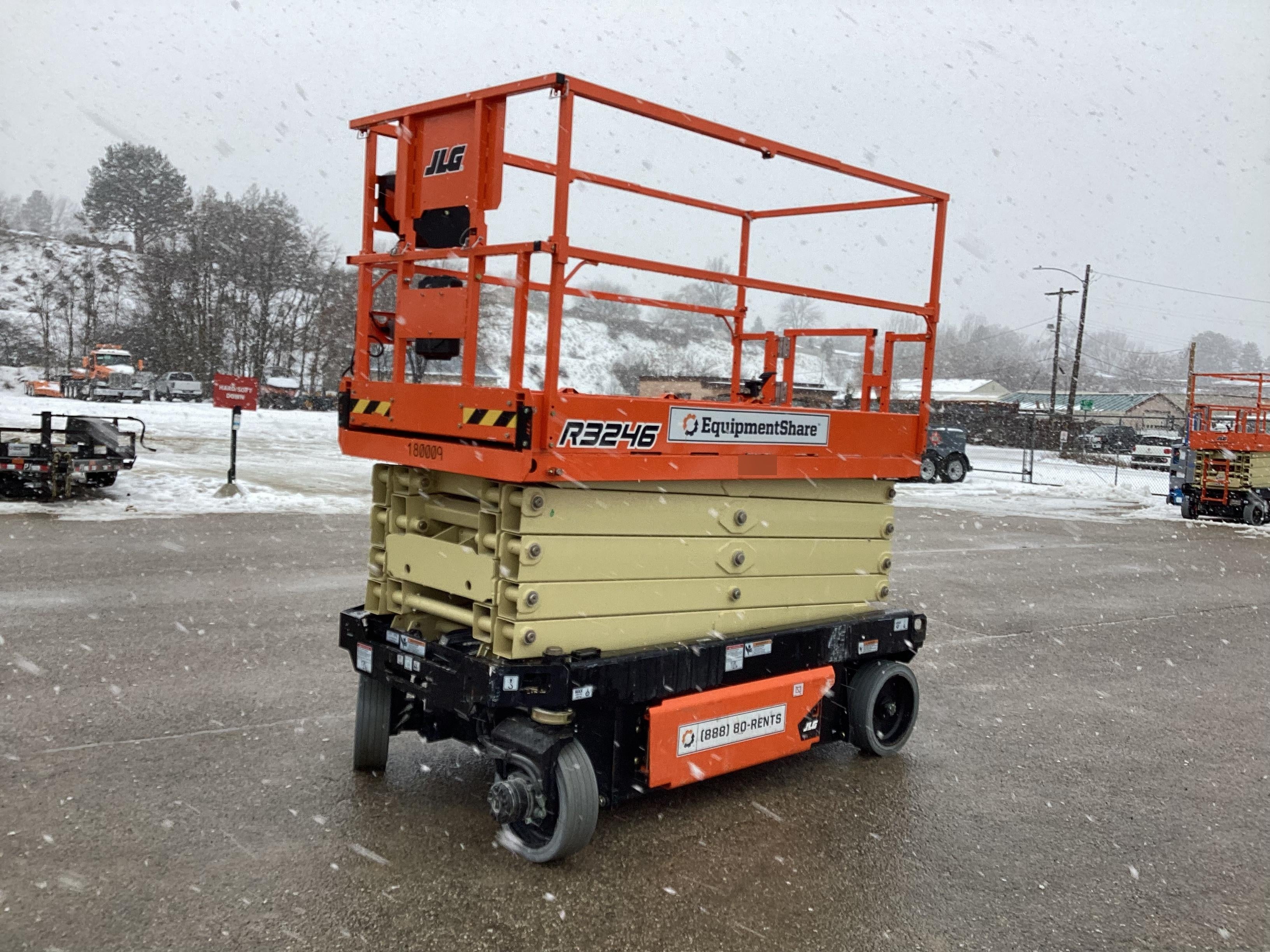 2021 JLG R3246