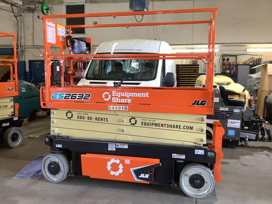 2022 JLG ES2632