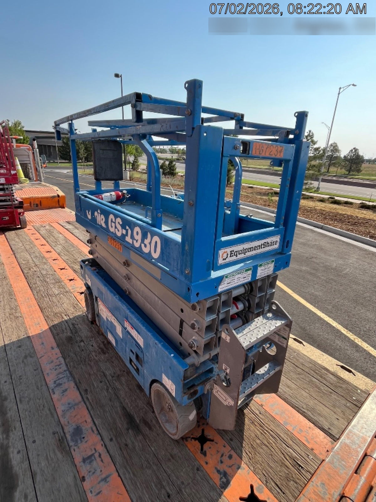 2020 Genie GS-1930 Solid Non Marking Tires, Beacon, Folding rails with half height swing gate, 800W Inverter