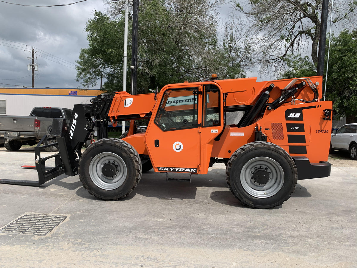 2021 JLG 12054