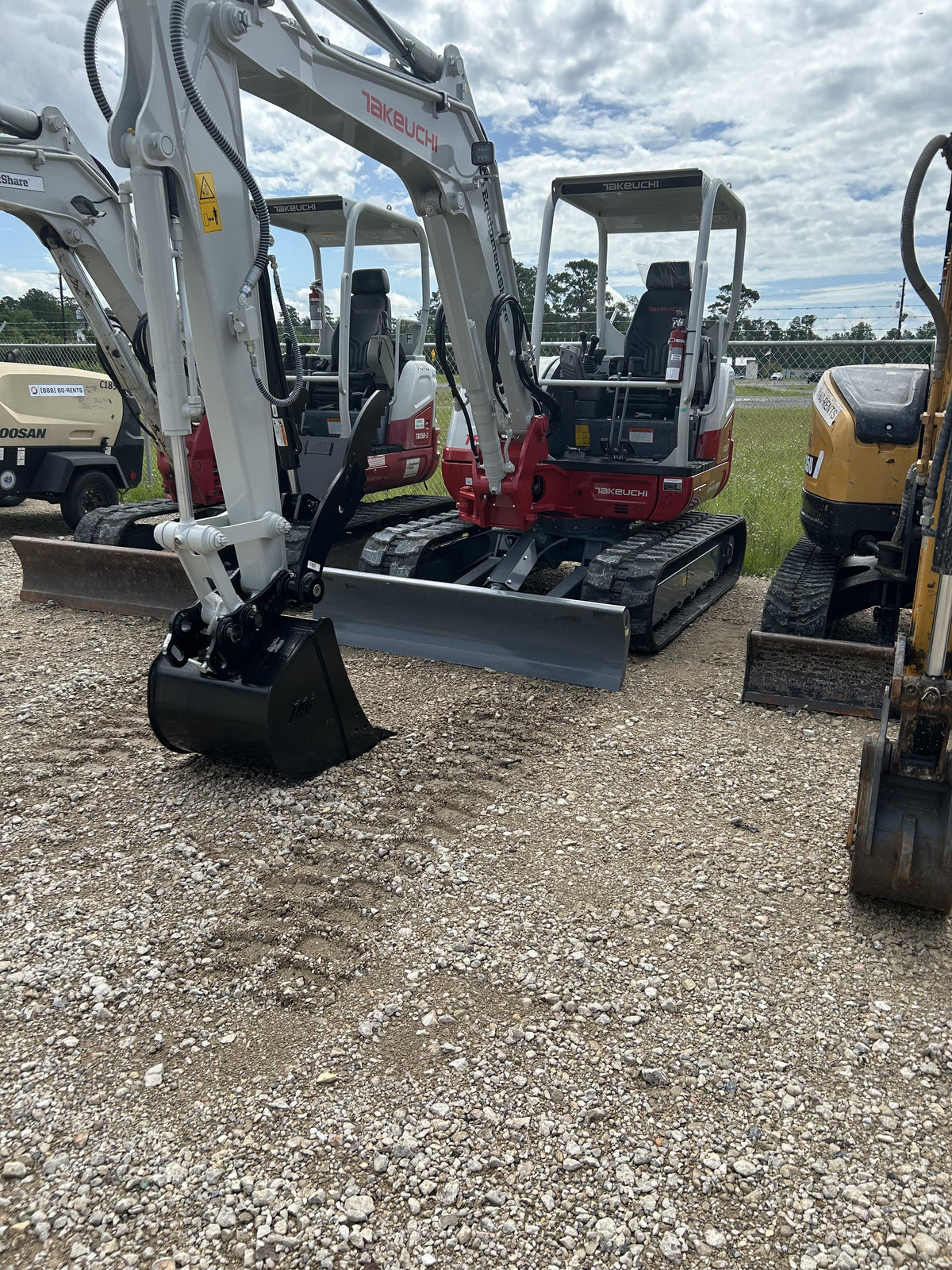 2025 TAKEUCHI TB250-2R