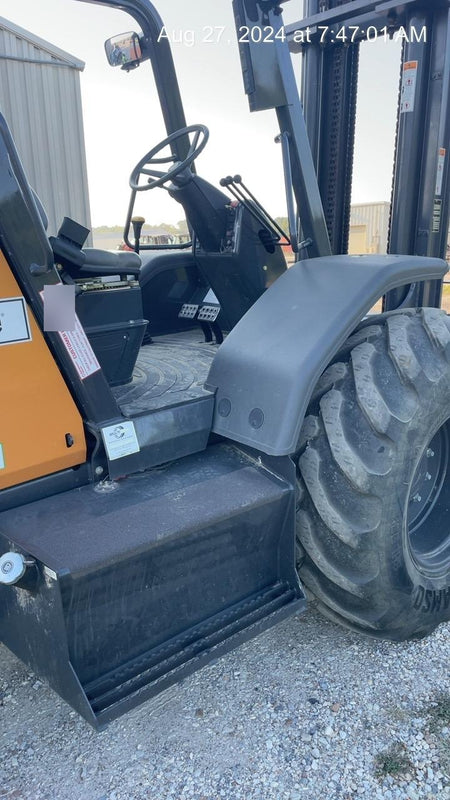 2023 CASE 588H