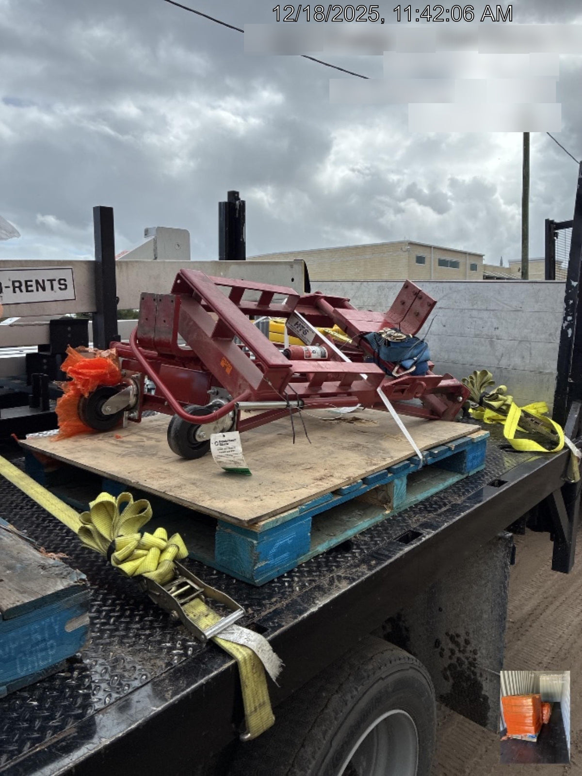 2022 ROL-A-LIFT M-6