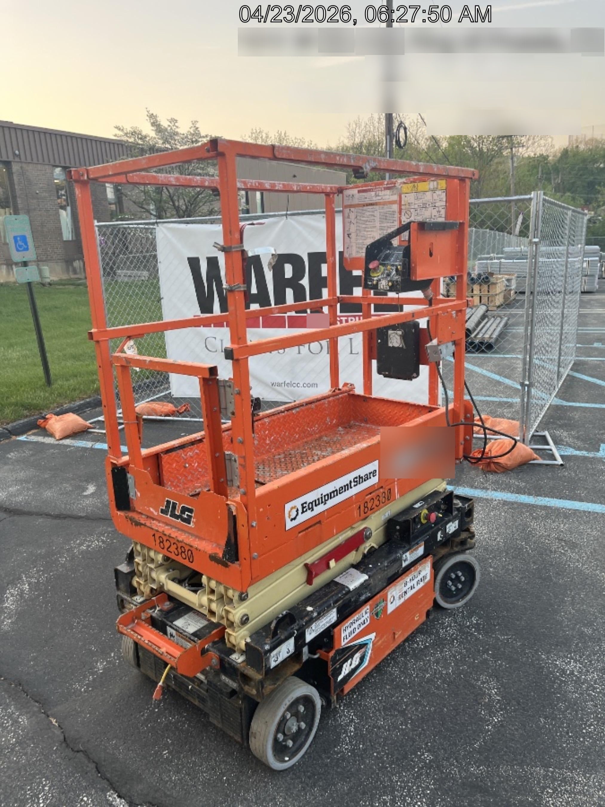 2021 JLG ES1330L