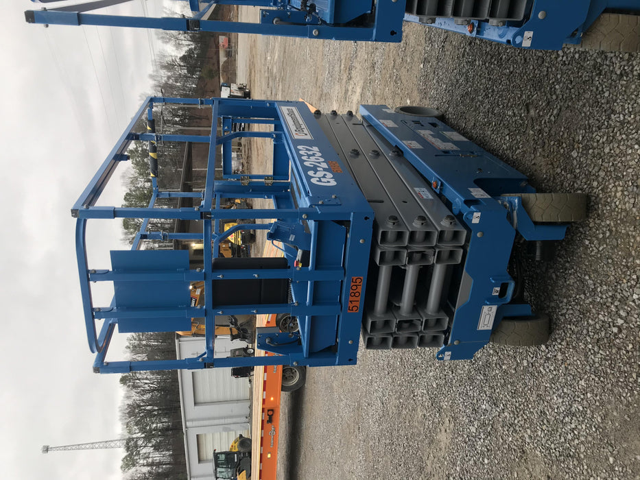 2019 Genie GS-2632 Folding rails with half height swing gate