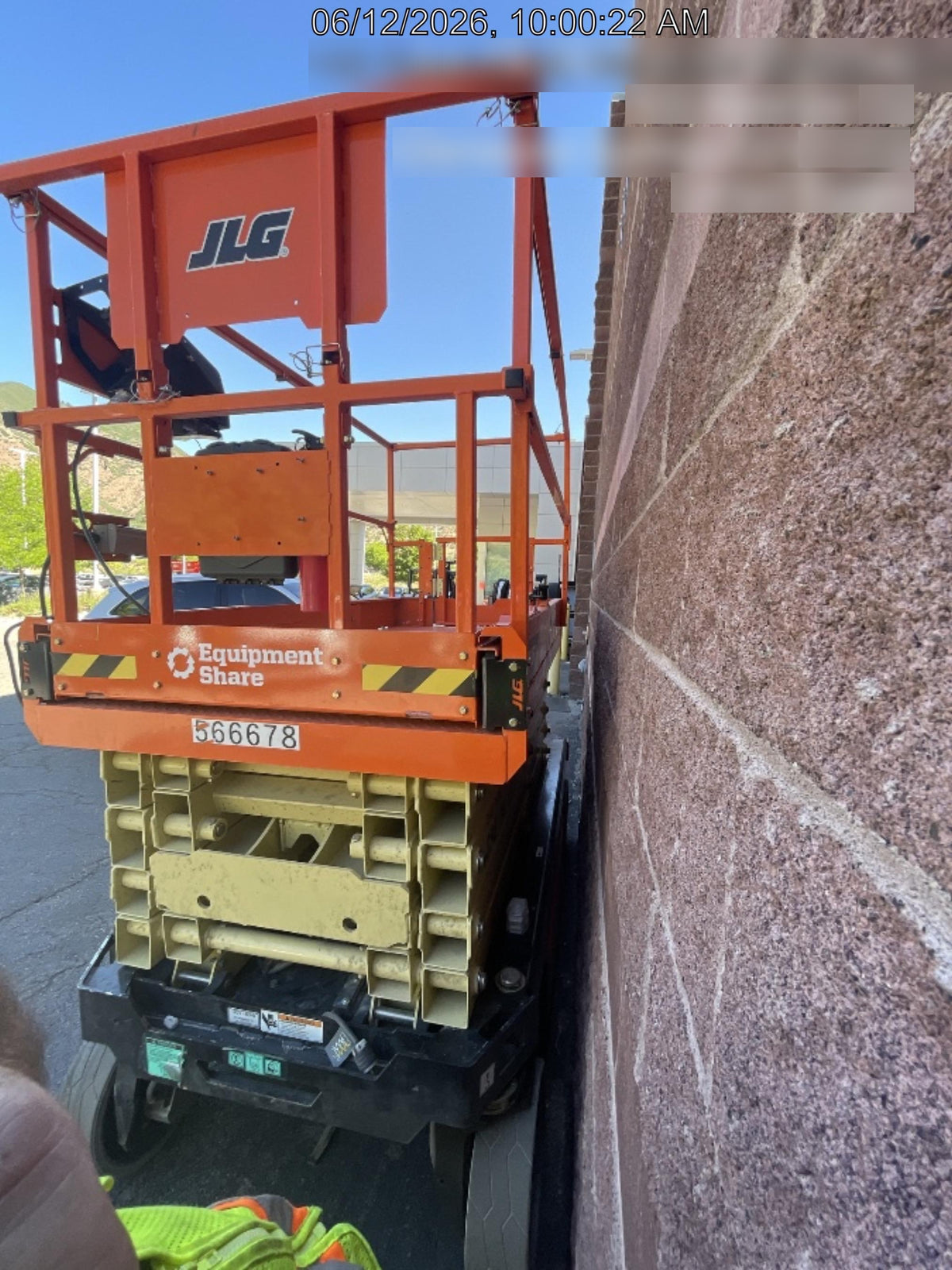 2025 JLG ES3246