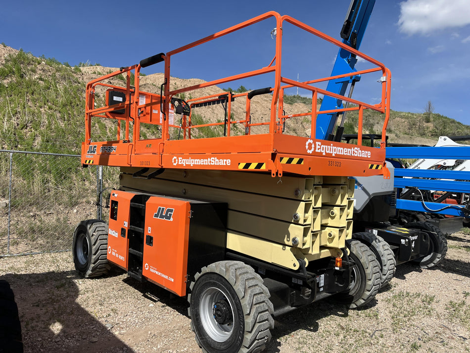2023 JLG RT4394