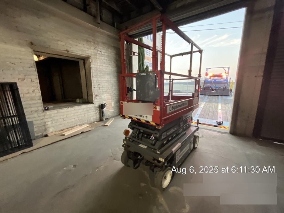 2020 Skyjack SJIII-3219 Solid NM Tires, Half height spring hinged entry gate, Dual Beacons, 800W Inverter