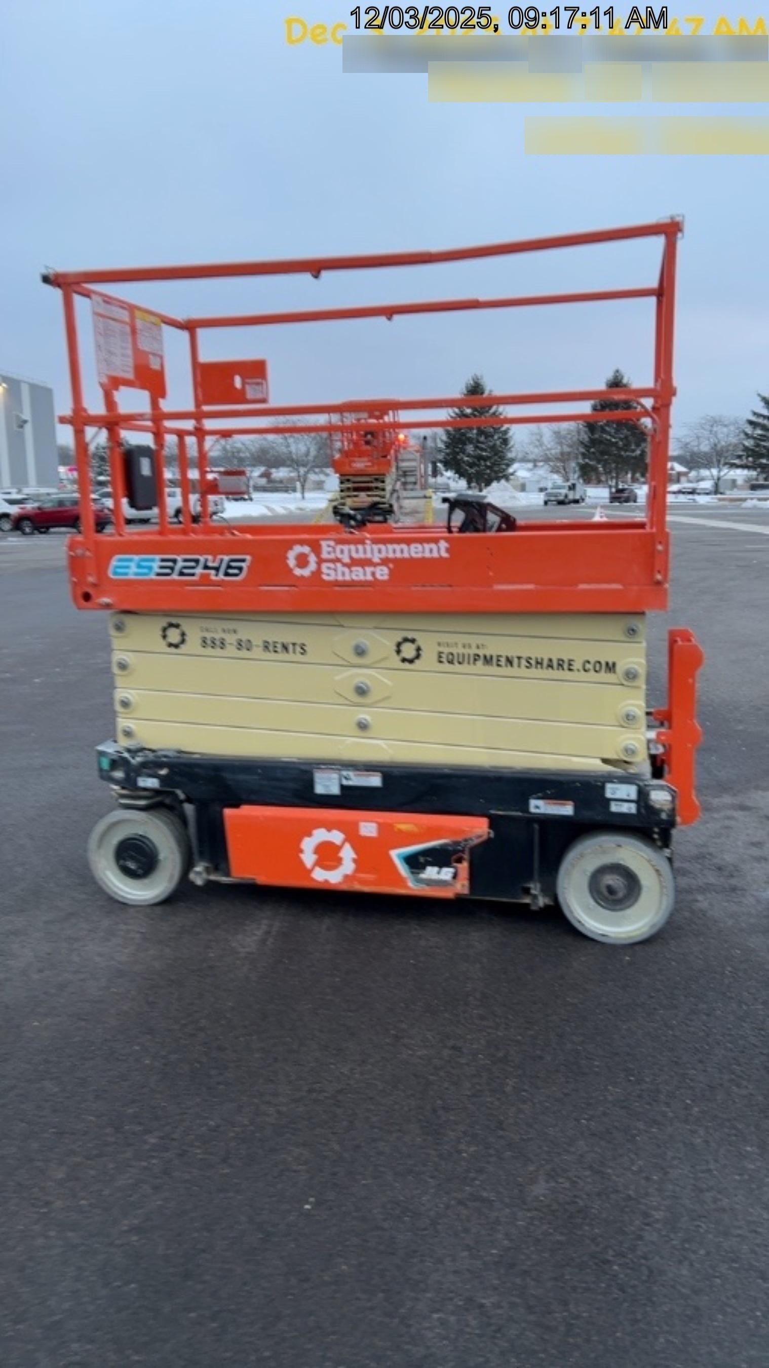 2023 JLG ES3246