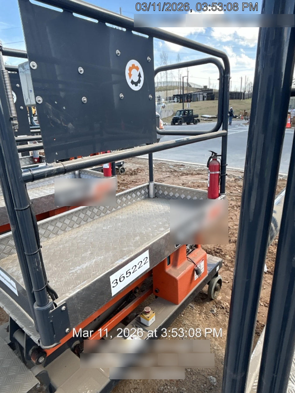 2023 JLG 1030P