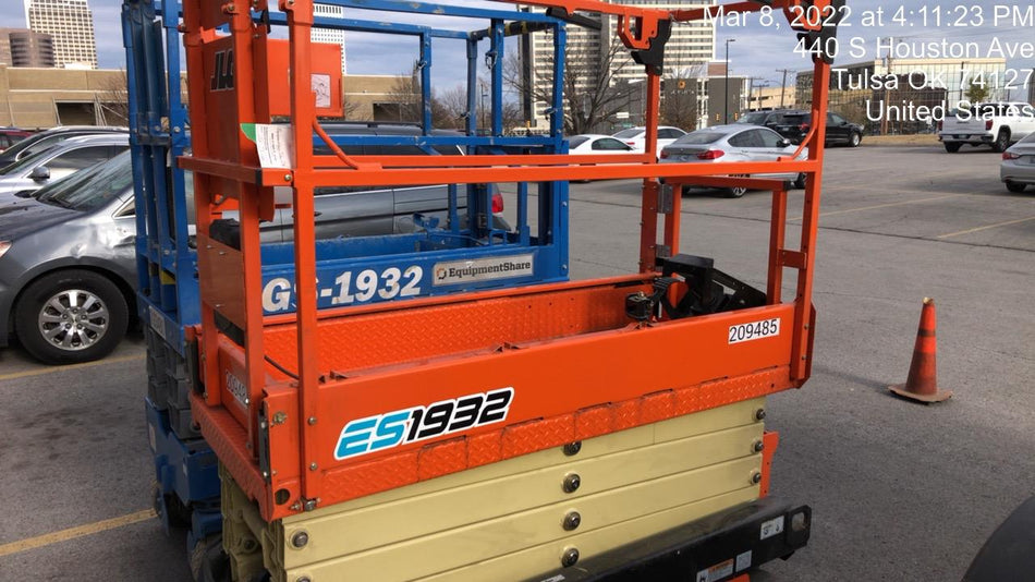 2022 JLG ES1932