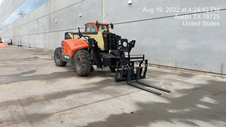 2022 JLG 1075