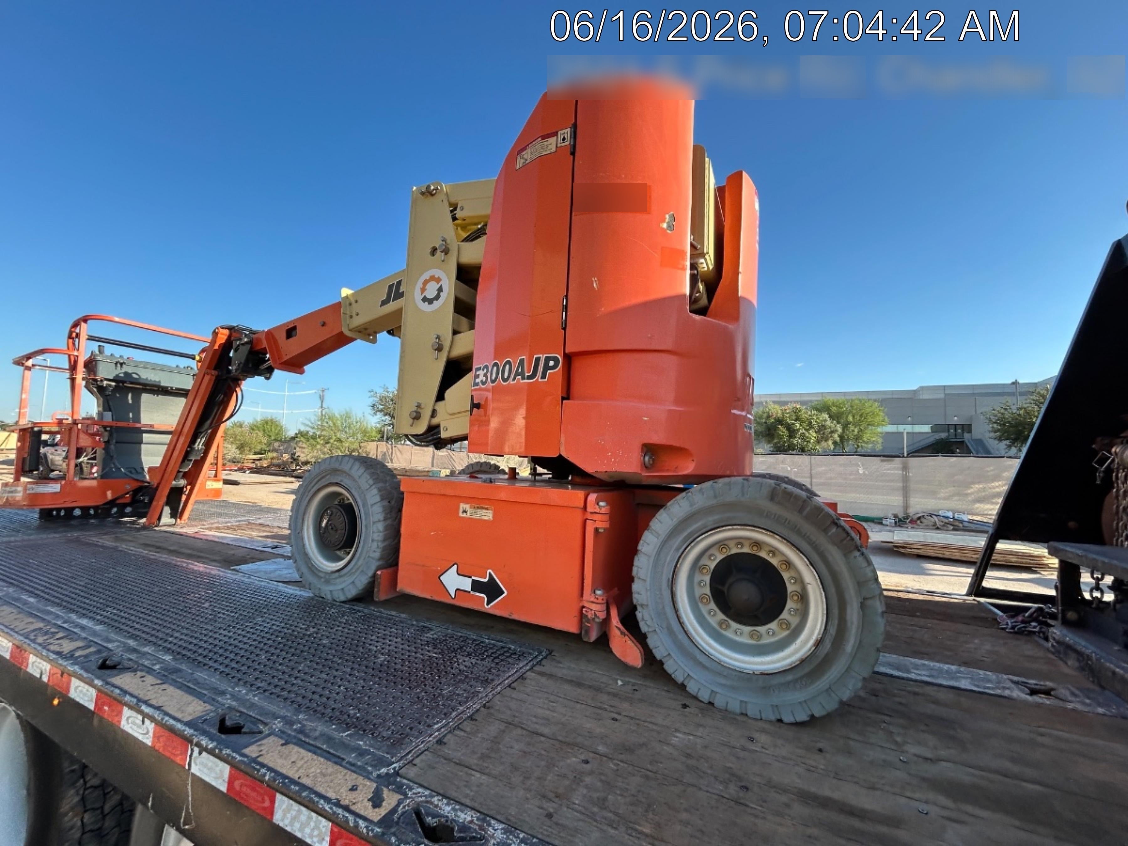 2019 JLG E300AJP
