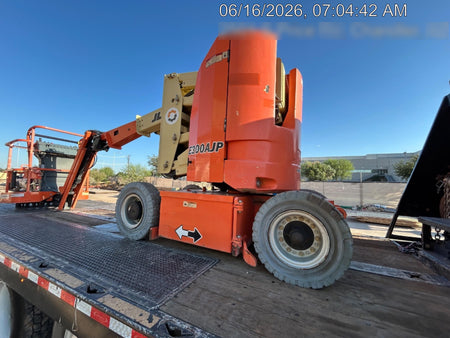 2019 JLG E300AJP