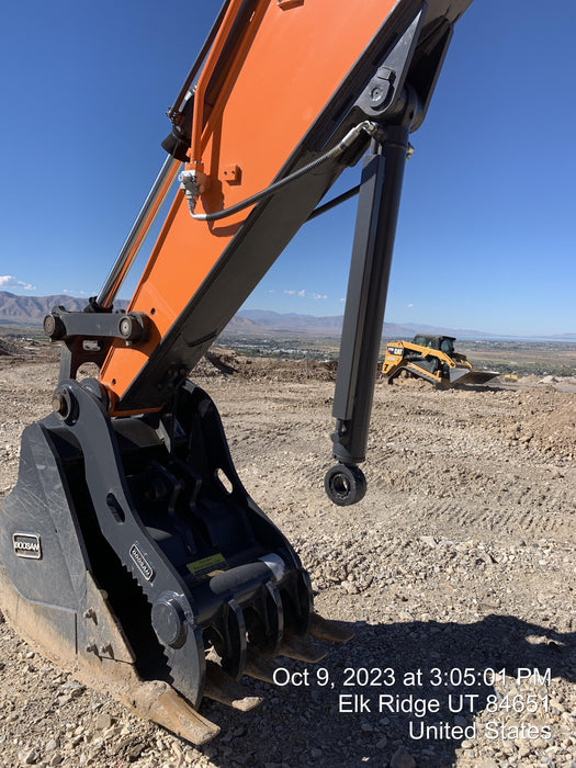 2022 DOOSAN DX225LC-5