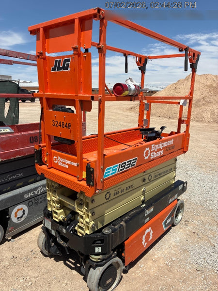 2023 JLG ES1932