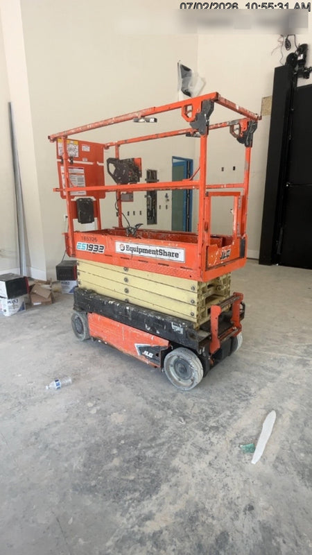 2021 JLG ES1932