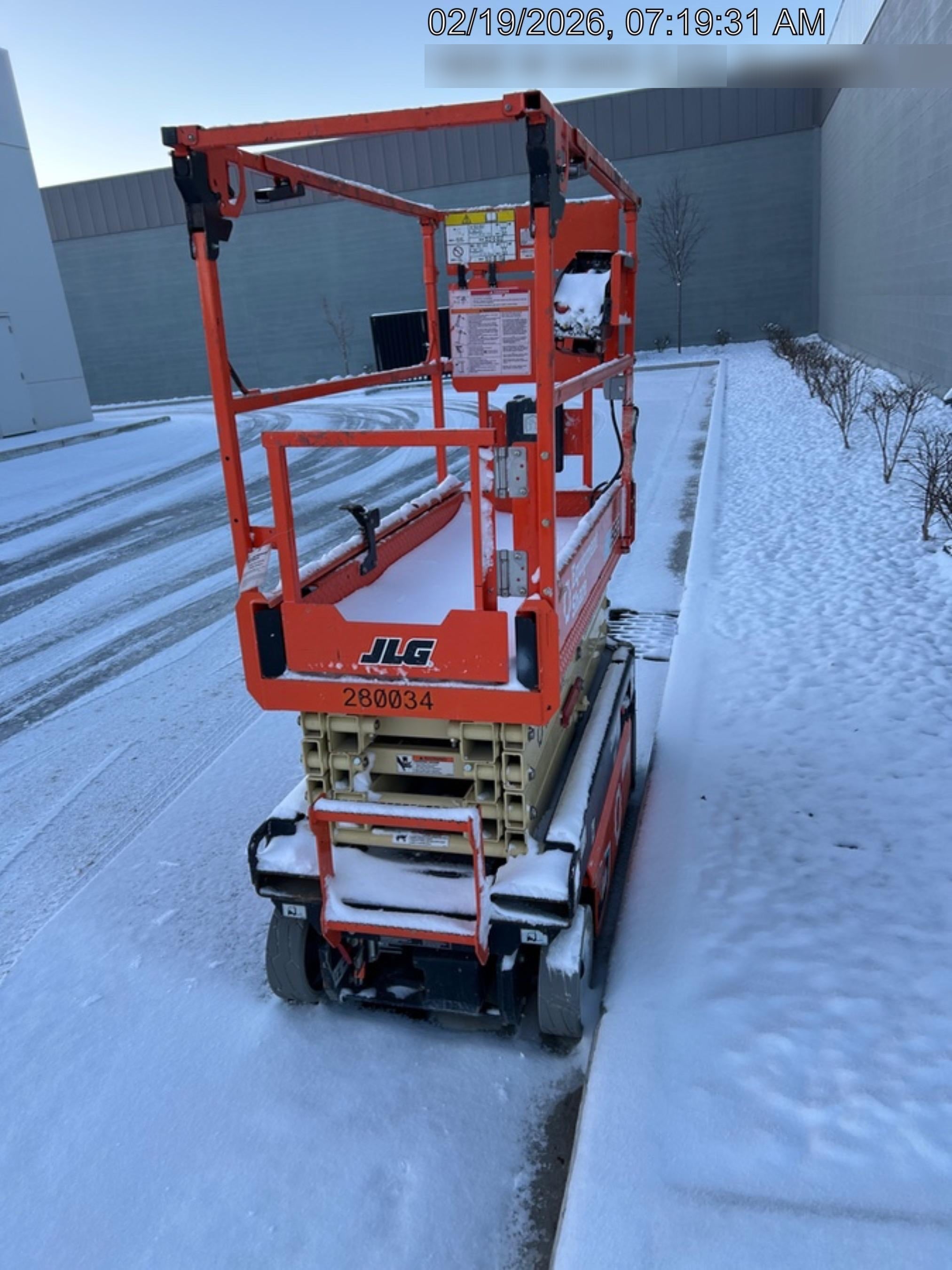 2022 JLG ES1932