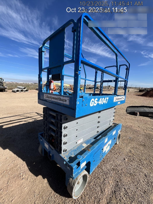 2019 Genie GS-4047 Folding rails with half height swing gate, 800W Inverter