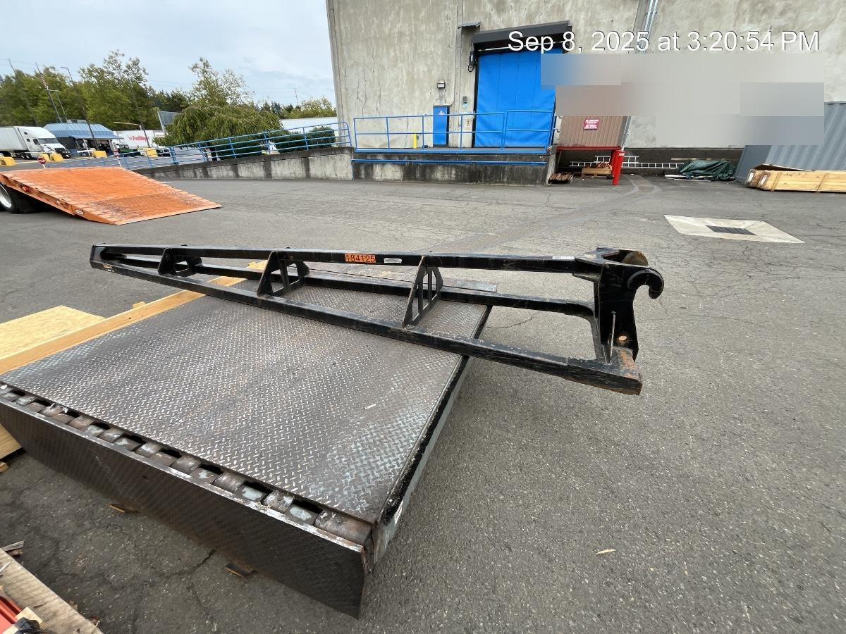 2019 JLG 1001099901S