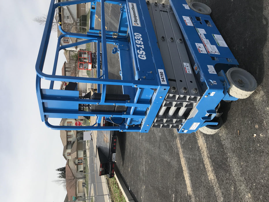 2019 Genie GS-1930 Half Height Swing Gate, 800W Inverter