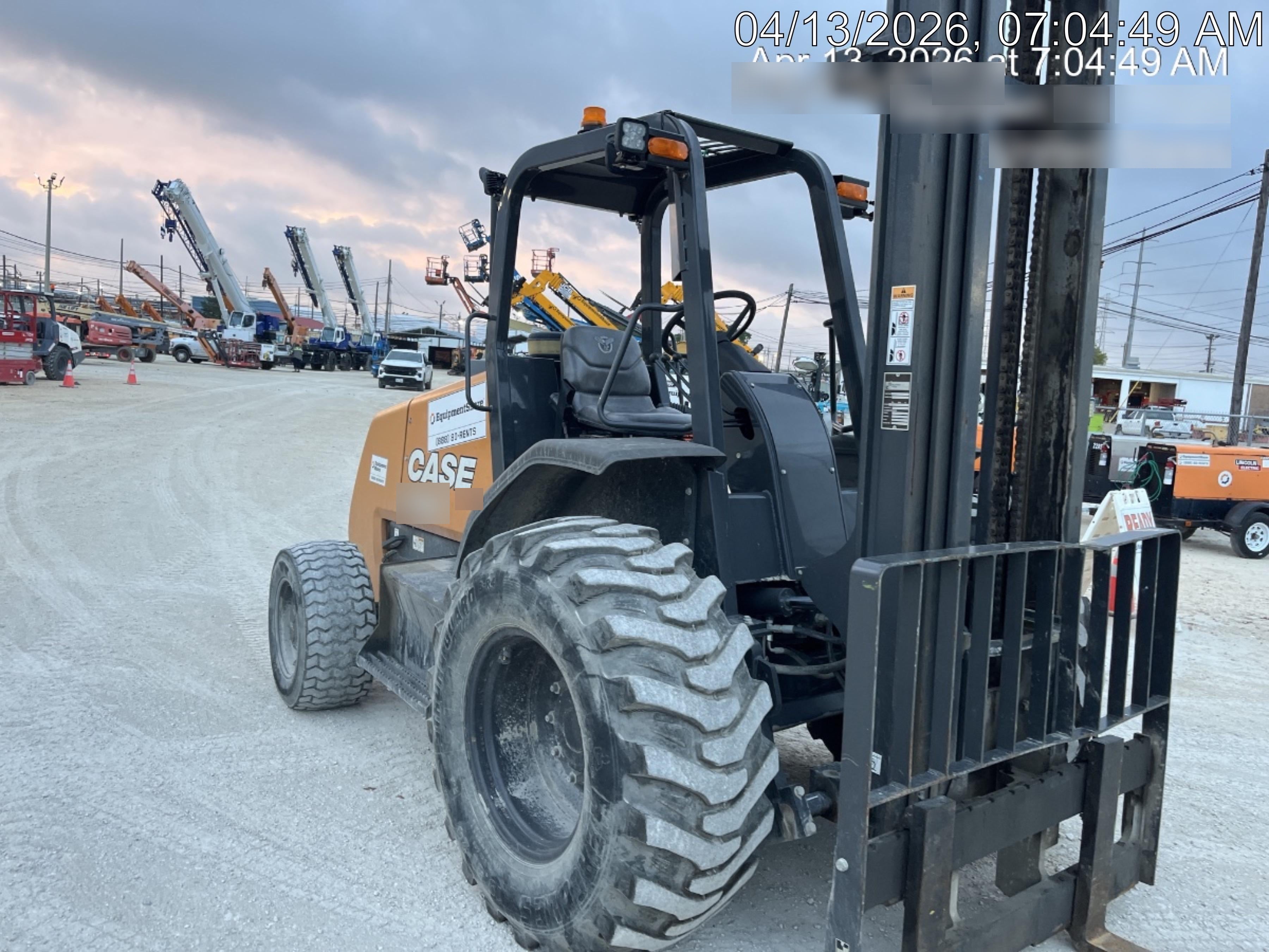2023 CASE 588H