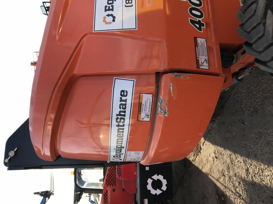 2019 JLG 400S