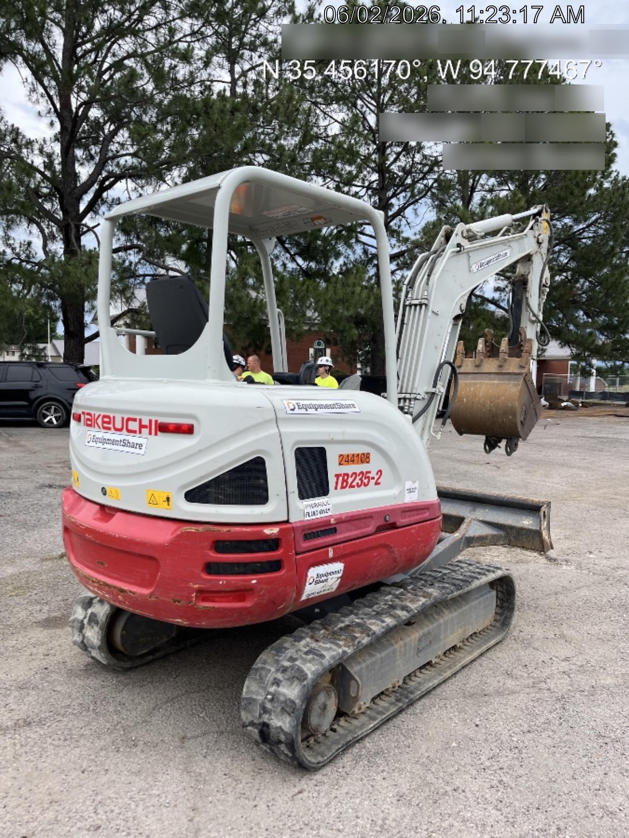 2022 TAKEUCHI TB235-2R