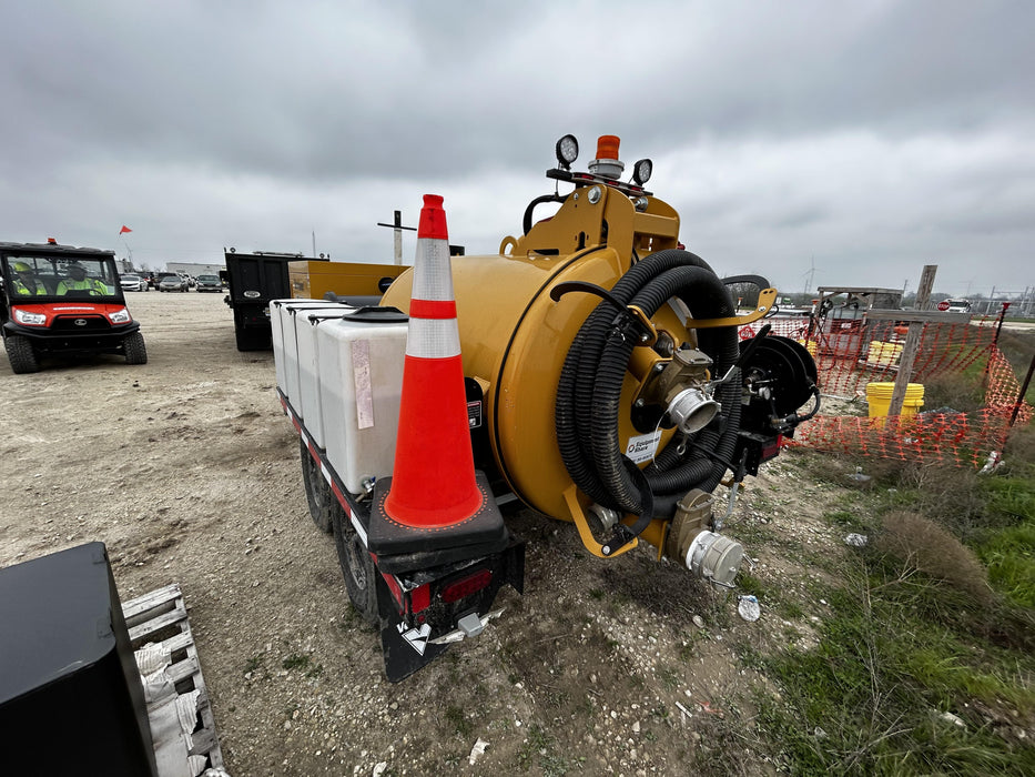 2023 Vac-Tron LP573XDT T4 Koehler Diesel Engine, 500 Gallon Debris Tank, x2 100 Gallon Water Tanks