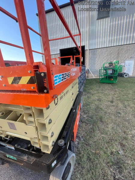 2022 JLG ES3246
