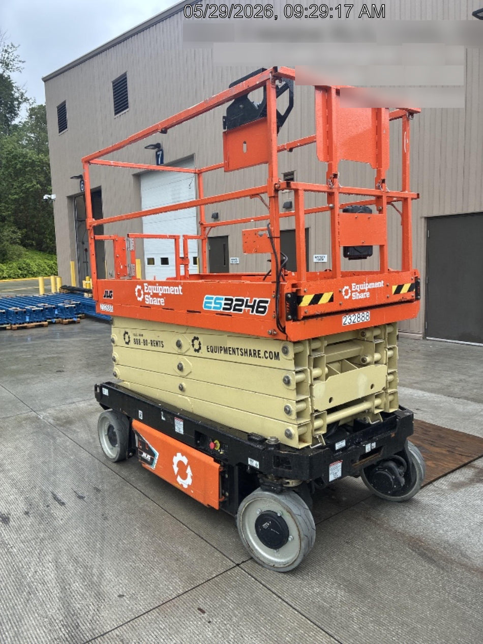 2022 JLG ES3246