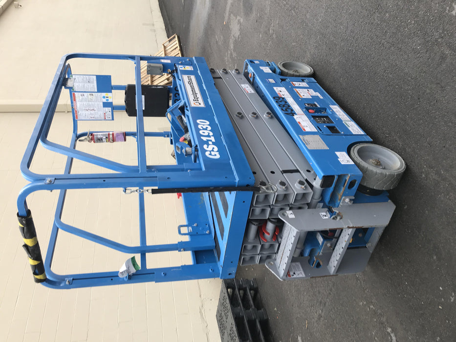 2019 Genie GS-1930 Fixed rails with chain Entry