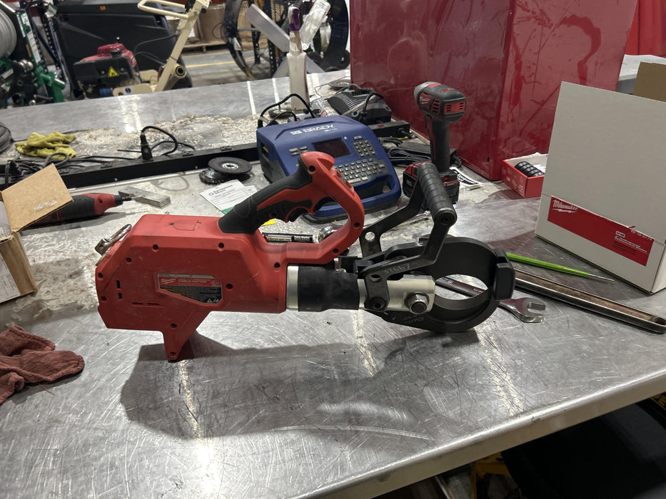 2023 MILWAUKEE 2776-21