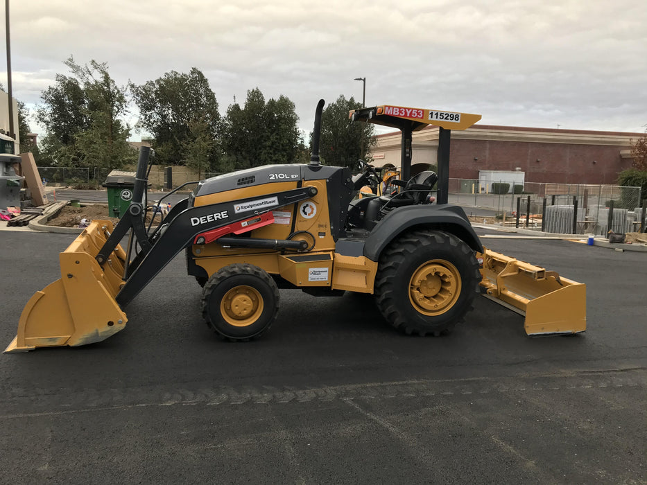2020 JOHN DEERE 210LEP