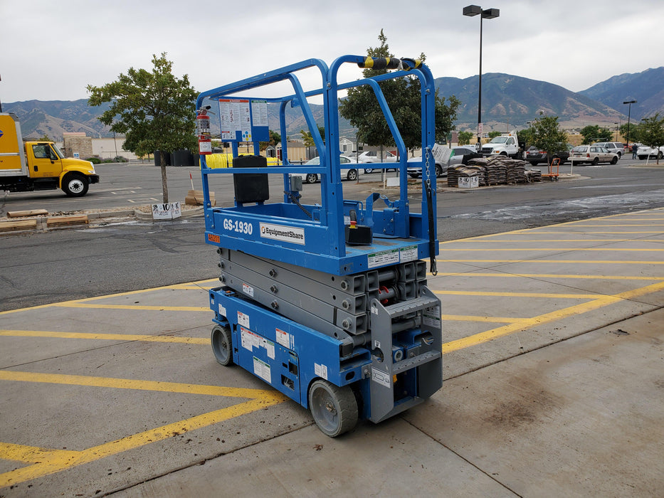 2019 Genie GS-1930 Fixed rails with chain Entry