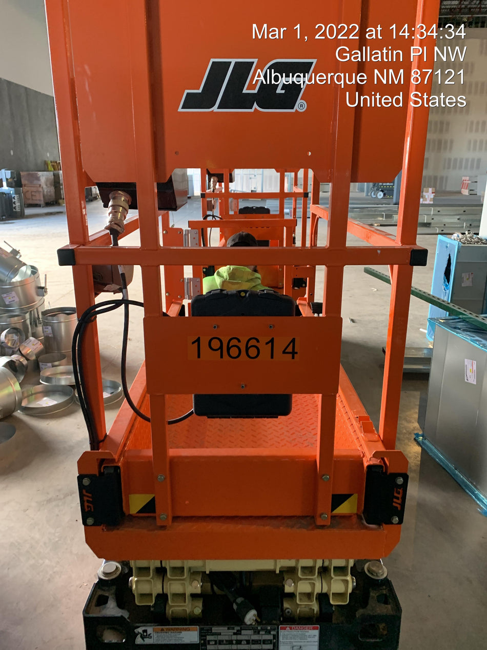 2021 JLG ES1330L