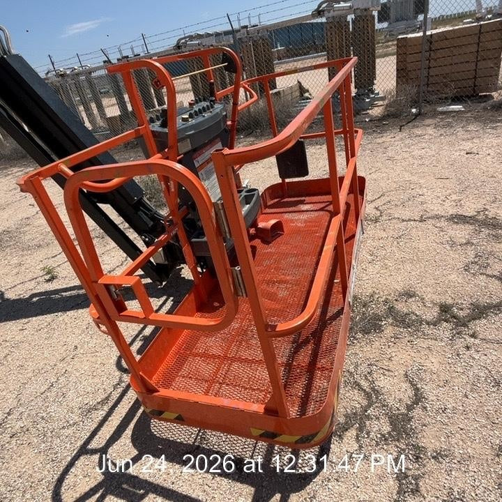 2023 JLG 860SJ