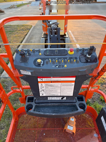 2025 JLG E300AJP