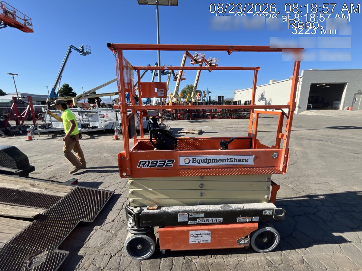2022 JLG R1932