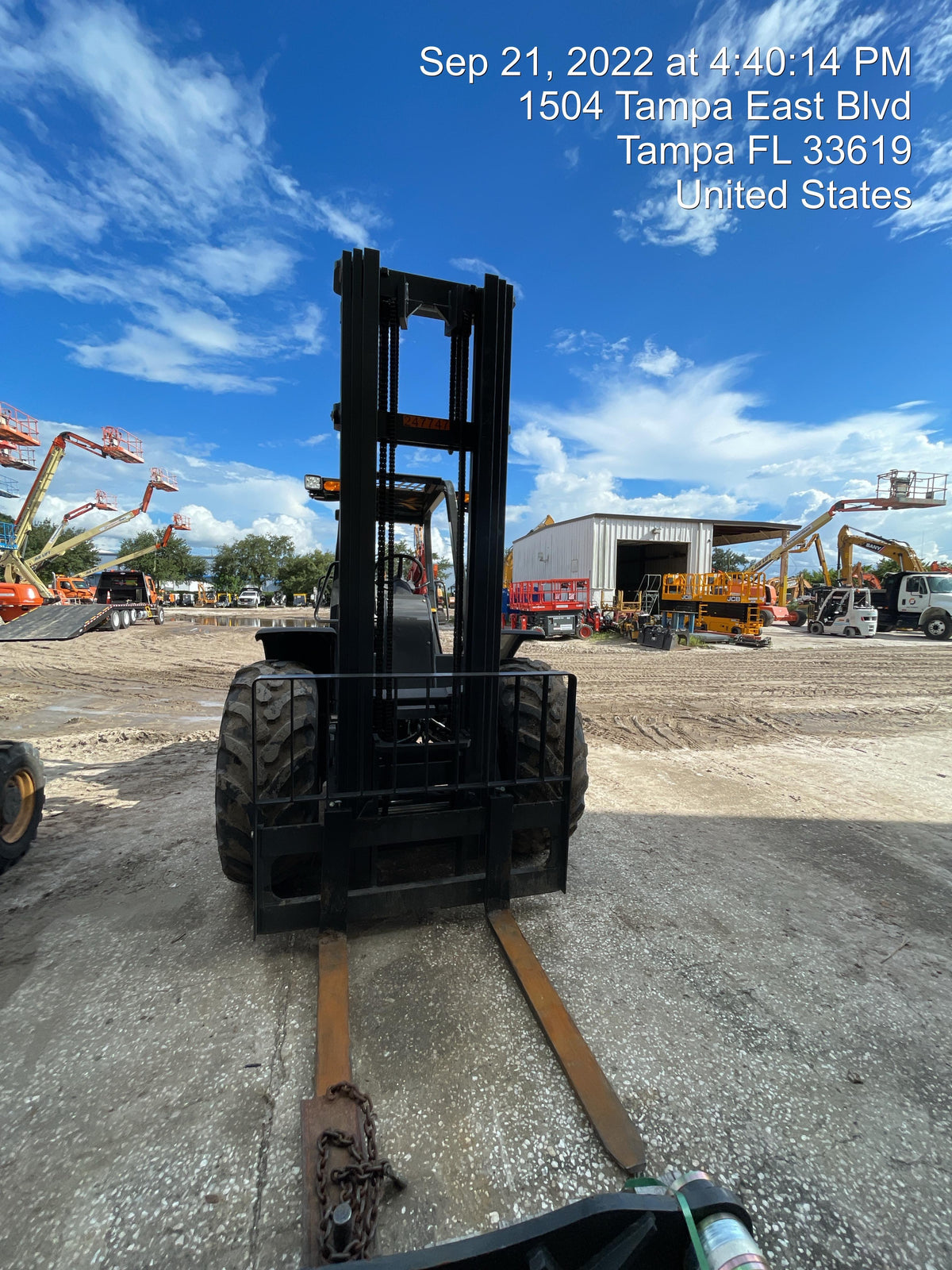 2022 CASE 586H