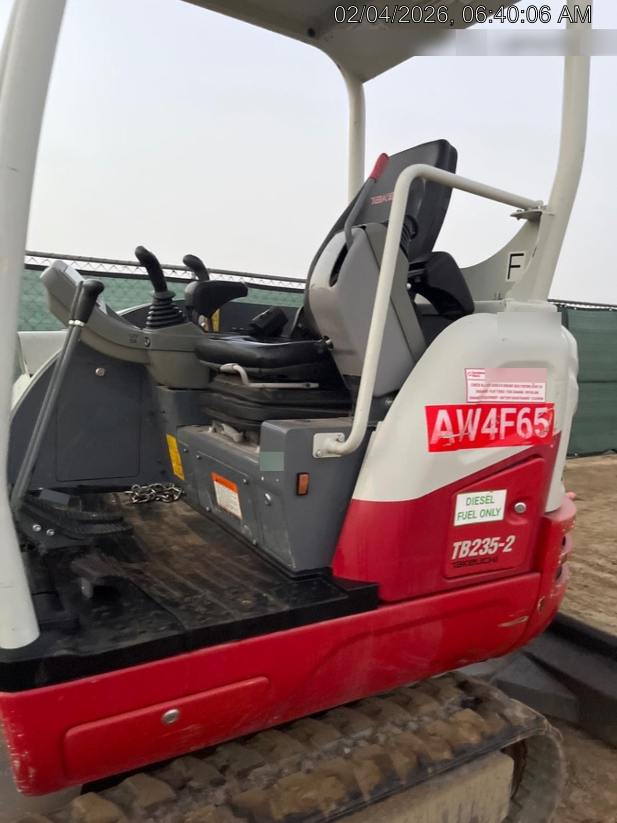 2022 TAKEUCHI TB235-2R