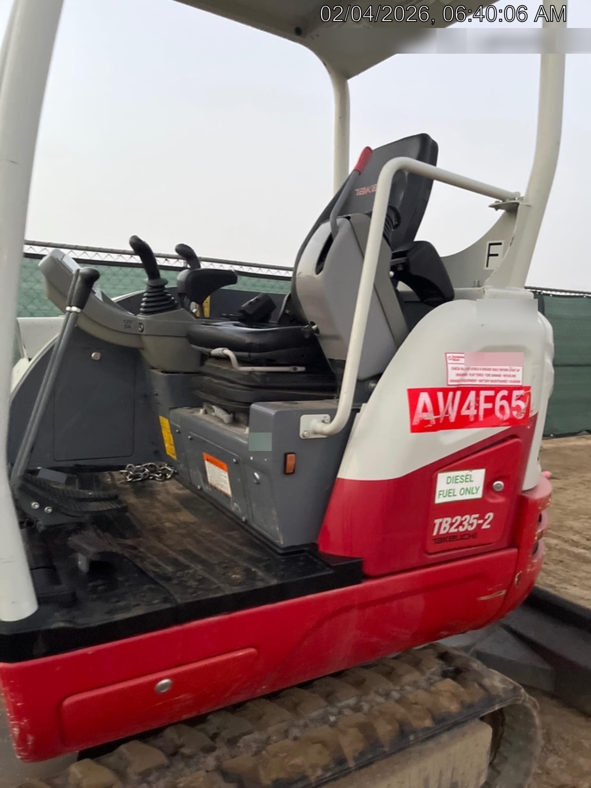 2022 TAKEUCHI TB235-2R