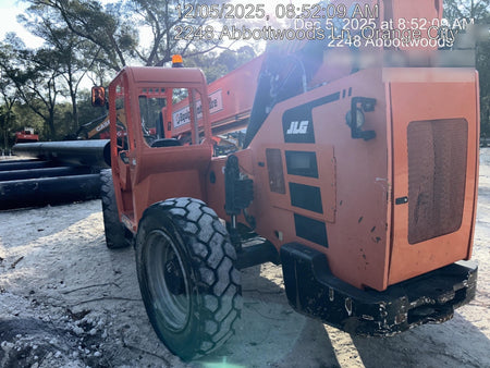 2021 JLG 8042